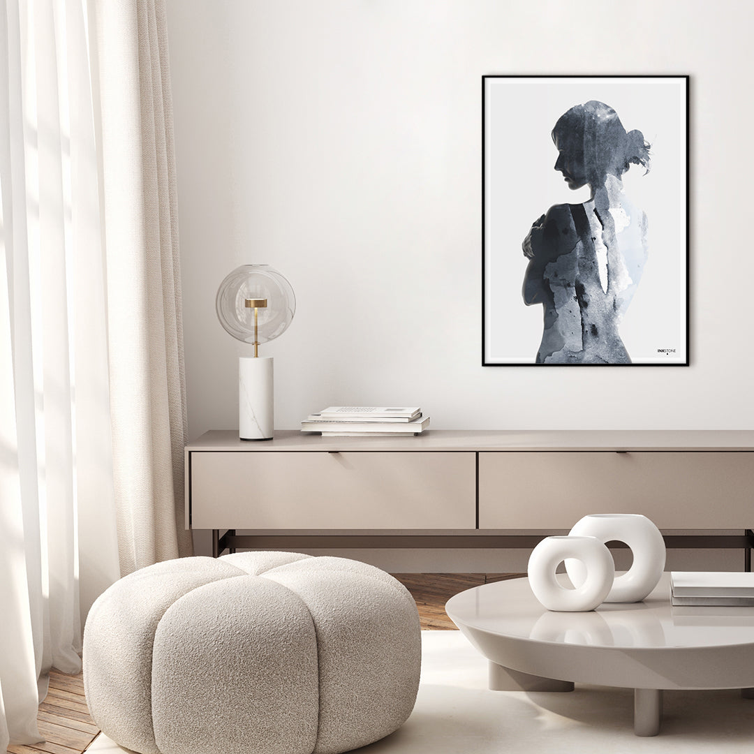 Woman in blue | INDRAMMET BILLEDE Indrammet billede MF