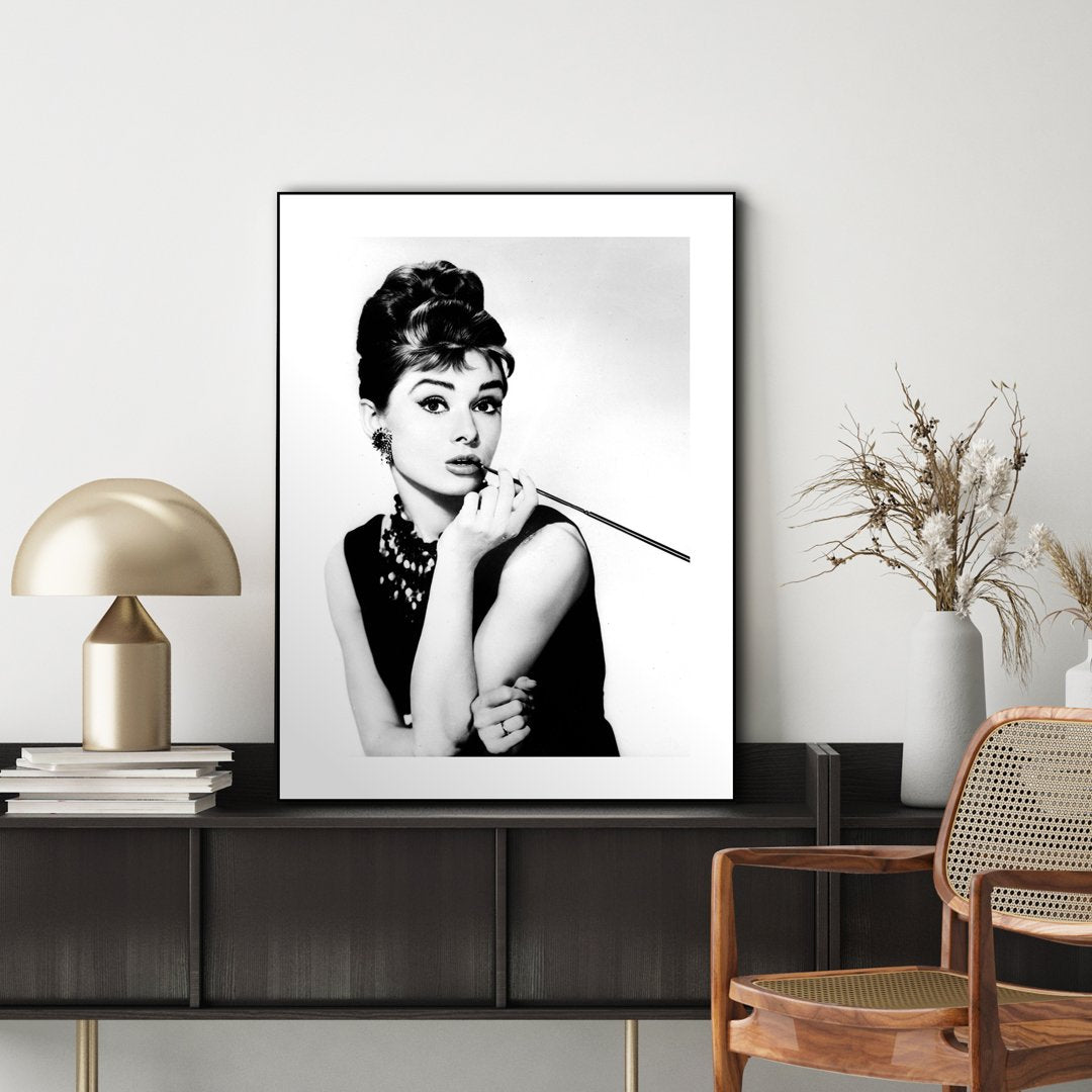 Audrey Hepburn 3 | INDRAMMET BILLEDE Indrammet billede MF 30x40 Sort