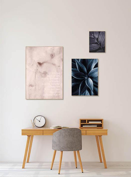 Dark plant 3 | INDRAMMET BILLEDE Indrammet billede MF