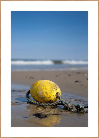 On the beach | INDRAMMET BILLEDE Indrammet billede MF 30x40 Egeramme