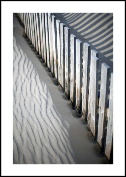 Sandy fence | INDRAMMET BILLEDE Indrammet billede MF 30x40 Sort